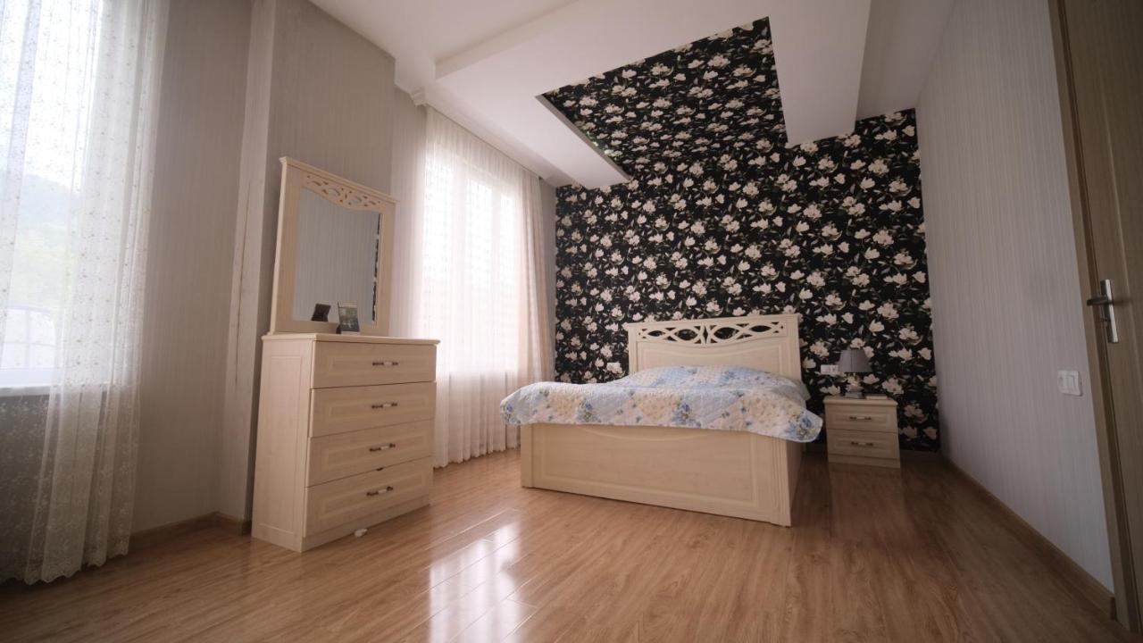 Guesthouse - Family Hotel Bagdati エクステリア 写真