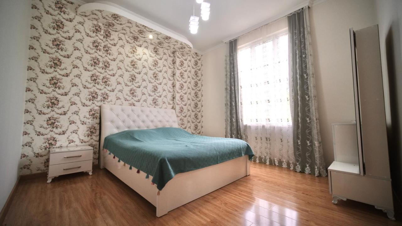 Guesthouse - Family Hotel Bagdati エクステリア 写真